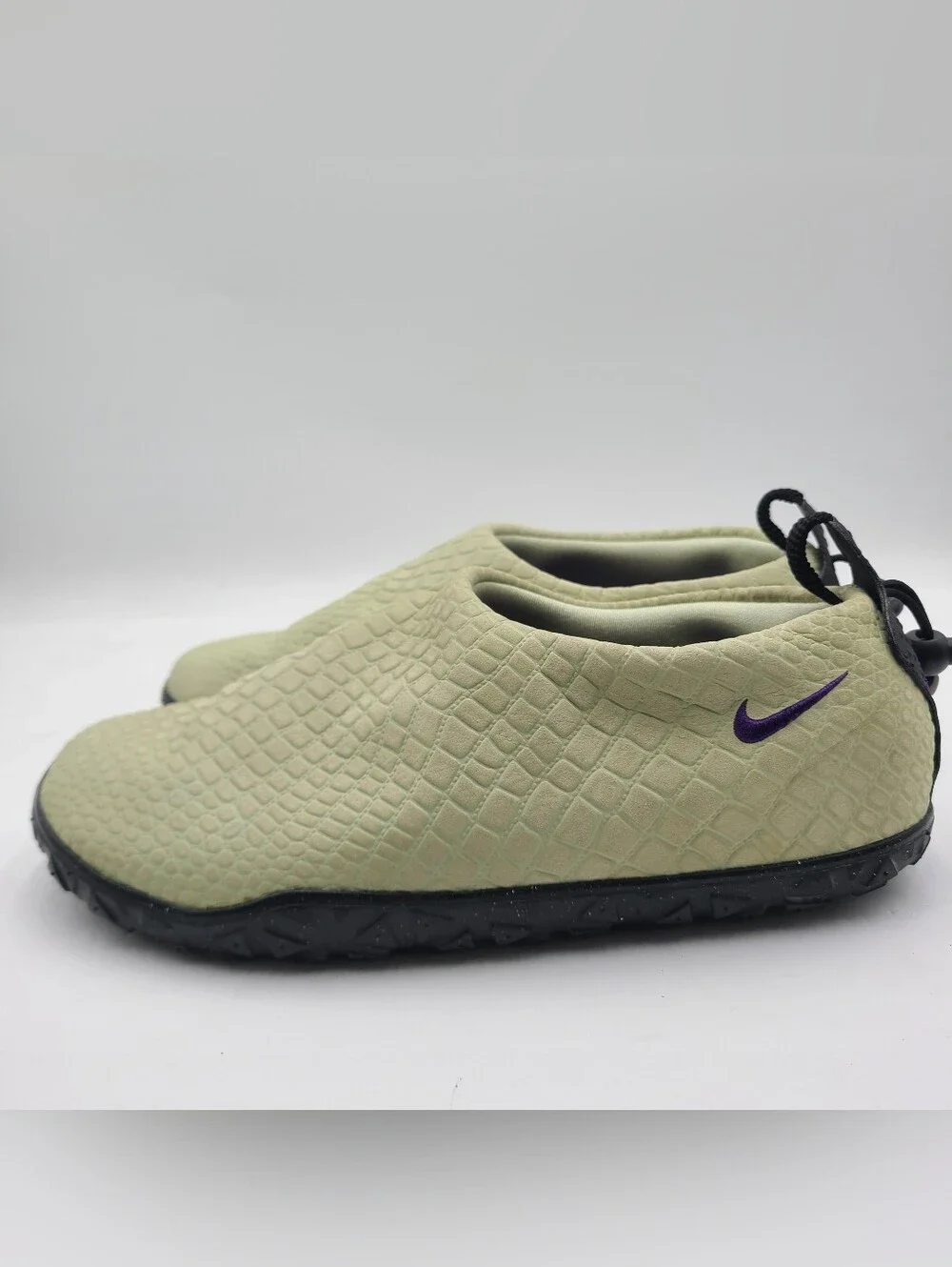 B39 *Nike ACG MOC 'Olive Aura' Size 12